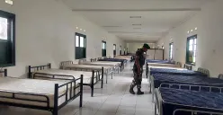 Lokasi barak militer di Markas Batalyon Infanteri 315/Garuda, Gunung Batu, Kota Bogor, yang akan digunakan untuk program pembinaan anak bermasalah di Kota Bogor, Minggu, 1 Juni 2025. (Sumber: POSKOTA | Foto: Sekar Putri Andini)