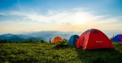 Ilustrasi Tiga Dewa Adventure diduga booking lahan perkemahan. (Sumber: Pexels)