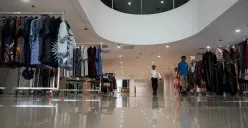 Ilustrasi, suasana pusat perbelanjaan Pasar Baru Square, Jakarta, Rabu, 4 Juni 2025. (Sumber: Poskota/Bilal Nugraha Ginanjar)