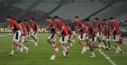 Sejumlah pesepak bola Timnas Inedonesia mengikuti sesi latihan resmi di Stadion Utama Gelora Bung Karno, Jakarta, Rabu, 4 Juni 2025. (Sumber: Poskota/Bilal Nugraha Ginanjar)