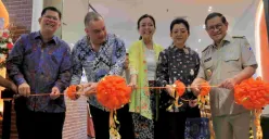 Gubernur Jakarta, Pramono Anung (kiri), membuka Festival Jakarta Great Sale 2025 di Jaksel pada Selasa, 10 Juni 2025. (Sumber: Kominfotik DKI Jakarta)