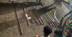 Polisi berhasil mengamankan empat pelaku pengeroyokan yang menewaskan anggota karang taruna di Kampung Citarik, Desa Jatireja, Kecamatan Cikarang Timur, Kabupaten Bekasi. (Sumber: Humas Polres Metro Bekasi)