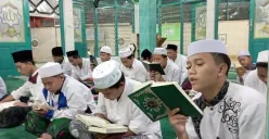 Menyekolahkan anak di pesantren (Sumber: Pinterest/Ponpes Nwjkt)