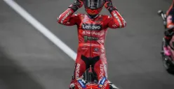 Marc Marquez mengalami kecelakaan serius di Tikungan 7 setelah bersenggolan dengan Marco Bezzecchi dari Aprilia Racing. (Sumber: motogp.com)