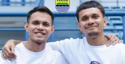 Rezaldi Hehanussa dan Hamra Hehanussa akan bermain bersama di Persib Bandung. (Sumber: Instagram/@persib)