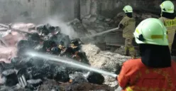 Kebakaran melanda gudang di ruko kawasan Tambora, Jakarta Barat, Minggu, 29 Juni 2025. (Sumber: Dok. Damkar)