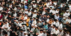 Umat muslim melaksanakan salat di Masjid Istiqlal, Jakarta Pusat. (Sumber: Poskota/Bilal Nugraha Ginanjar)