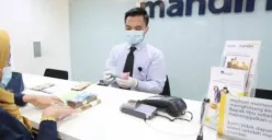 Ilustrasi jadwal operasional beberapa bank besar di Indonesia pasca Lebaran 2025. (Sumber: Bank Mandiri)