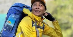 Salahsatu korban, Lilie Wijayanti Poegiono, yang akrab disapa "Mamak Pendaki" yang dinyatakan tewas Puncak Jaya atau Carstensz Pyramid di Papua bersama seorang sahabatnya. (Sumber: Capture Media Sosial Mamak Pendaki)