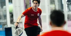 Olahraga baru kembangan dari tennis tengah trending di kalangan artis tanah air hingga mantan pelatih timnas Indonesia. (Sumber: Tangkapan layar/Instagram @elelrumi)
