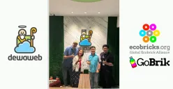 Dewaweb dukung Ecobricks selamatkan lingkungan dari limbah plastik.