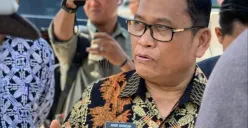 Wakil Bupati Lebak, Amir Hamzah saat menjelaskan program Sekolah Garuda. (Sumber: Poskota/Samsul Fatoni)