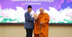 Menteri Agama (Menag), Nasaruddin Umar menghadiri Dialog Kerukunan Umat Buddha dan Luncurkan Buku Hari Raya dan Kalender Buddhis 2024-2061 di Auditorium H.M. Rasjidi, Gedung Kementerian Agama RI, Jumat, 7 Maret 2025. (Sumber: Dok. Kemenag)