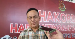 Kanit V Subdit II Dittipdeksus Bareskrim Polri Kompol Karta usai pelimpahan di Kejari Jakarta Barat. (Sumber: Poskota/Pandi Ramedhan)