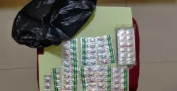 Ratusan butir obat keras jenis Tramadol saat akan diedarkan pelaku dapat digagalkan oleh petugas Reskrim Polsek Bojongsari. (Sumber: Dok. Polsek Bojongsari)
