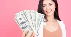 Ramalan zodiak Gemini hari ini 27 Mei 2025, salah satunya tentang keuangan (Sumber: Freepik/jcomp)