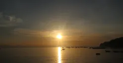 Pantai timur Pangandaran menjadi salah satu dari 7 pantai terindah di Jawa Barat yang wajib untuk dikunjungi. (Sumber: Poskota/Rinrin Rindawati)