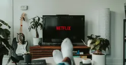 5 Situs Legal untuk Nonton Film dan Series Saat Libur Lebaran 2025 (Sumber: Unsplash/Mollie Sivaram)