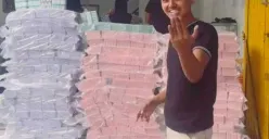 Viral video tumpukan pecahan uang baru senilai Rp2 miliar. (Sumber: Screenshots TikTok)