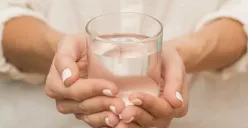 Manfaat minum air putih. (Sumber: Freepik)
