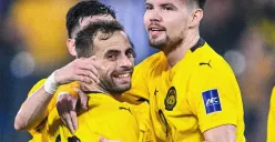 Hector Hevel (kiri) pemain naturalisasi anyar Timnas Malaysia yang melakoni debut manis bersama Harimau Malaya. (Sumber: Instagram @harimaumalaya)