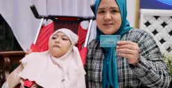 Salah seorang penerima bansos KPDJ Tahap 1 tahun 2025. (Sumber: Instagram/@dkijakarta)