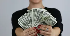 Gunakan tips thrifting ini untuk mendapatkan barang murah namun berkualitas. (Sumber: Pixabay/kredite)