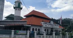 Masjid Al Makmur yang berlokasi di Cikini, Menteng, Jakarta Pusat. (Sumber: Dok. Istimewa/Gmaps)