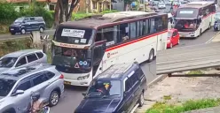 Hindari kepadatan jalur Nagreg-Gentong dengan gunakan alternatif via Singaparna. (Sumber: Capture Laporan Netizen)