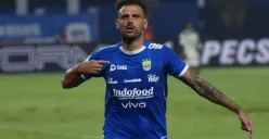 Tyronne del Pino dirumorkan hengkang dari Persib Bandung, ini klarifikasinya. (Sumber: persib.co.id)