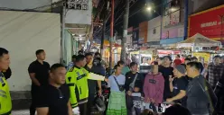 Polres Metro Tangerang Kota menangkap seorang preman berinisial FM alias Omo, 39 tahun di Pasar Lama, Tangerang, Banten, yang menganiaya pedagang gegara tak diberi uang japrem. (Sumber: Polres Metro Tangerang Kota)