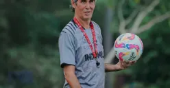 Sempat diisukan bakal merapat ke Persija, eks pelatih Bali United, Stefano Cugurra justru kabarnya akan berlabuh ke Persebaya. (Foto: Instagram/@baliunitedfc)