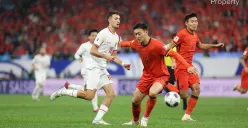 Aksi Jiang Shenglong (16) di laga Timnas China vs Indonesia pada kualifikasi Piala Dunia 2026 zona Asia. (Sumber: PSSI)
