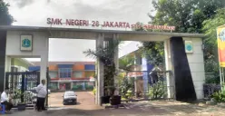 Suasana di SMKN 26 Pembangunan Jakarta, Jakarta Timur, masih sepi meski prapendaftaran SPMB telah resmi dibuka Dinas Pendidikan Senin, 19 Mei 2025. (Sumber: Poskota/M. Tegar Jihad)