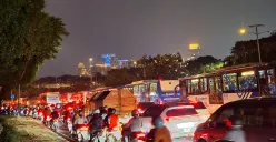 Kemacetan parah di Jalan Gatot Subroto arah Pancoran, Jakarta Selatan, Rabu 28 Mei 2025. (Sumber: POSKOTA | Foto: Ali Mansur)