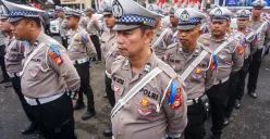 Personel kepolisian bersiap Operasi Ketupat Jaya 2026. (Sumber Poskota/Bilal Nugraha Ginanjar)