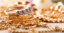 Harga emas perhiasan tercatat mengalami penurunan dibandingkan perdagangan sebelumnya hari ini. (Sumber: Pinterest/nilitaphimphimay)