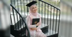 Begini Cara Mengabadikan Momen Wisuda dengan Prompt Gemini AI yang Memukau. (Sumber: Gemini AI)