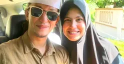 Potret Habib Bahar bin Smith dengan istri sirinya, Helwa Bachmid. (Sumber: Instagram/@official_fadlunbalghoits)