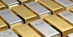 Ilustrasi perbandingan investasi emas dan perak. (Sumber: Pegadaian)