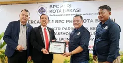 Jajaran pengurus PHRI Bekasi saat menggelar rapat perdana untuk membahas tantangan efisien di tengah guncangan ekonomi. (Sumber: POSKOTA | Foto: Nurpini Aulia Rapika)