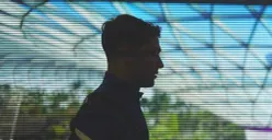 Potret siluet Federico Barba yang sudah mendarat di Singapura untuk melakoni laga Lion City Sailors vs Persib Bandung. (Sumber: Persib)