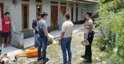 Polisi melakukan olah TKP jasad remaja di Leuwisadeng, Kabupaten Bogor, Kamis, 27 November 2025. (Sumber: Poskota/Giffar Rivana)