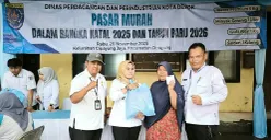 Warga antusias belanja di pasar murah yang diadakan oleh Disdagin Kota Depok di kantor Kelurahan Cipayung, Kecamatan Cipayung, Kota Depok. (Sumber: Dok Disdagin Kota Depok)