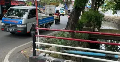 Aliran Kali Sekretaris di Kampung Guji, Jalan Kebon Raya, Kelurahan Duri Kepa, Kecamatan Kebon Jeruk, Jakarta Barat, Kamis, 2 Oktober 2025. (Sumber: Poskota/Pandi Ramedhan)