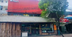 Pemerintah merekomendasikan saksi teguran kedua untuk sebuah kafe di Kemayoran, Jakarta Pusat, usai keributan antar pengunjung yang berujung satu satpam tewas dan dua orang luka-luka, Kamis 2 Oktober 2025 lalu. (Sumber: Istimewa)
