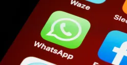 Tanda-tanda nomor WhatsApp diblokir dan cara mengeceknya secara tepat menjadi penting agar pengguna tidak salah menilai situasi.(Sumber: Unsplash/Brett Jordan)