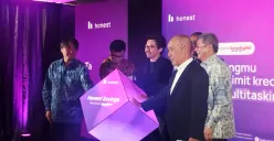 Potret perilisan Honest Savings, hasil kolaborasi antara Honest Card dan Binadigital yang mengintegrasikan tabungan dengan kartu kredit. (Sumber: Poskota/Muhammad Dzikrillah Tauzirie)