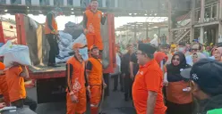 Wakil Gubernur Jakarta Rano Karno saat melakukan gotong royong di kawasan Senen, Jakarta Pusat, Senin 1 September 2025. (Sumber: Poskota/M. Tegar Jihad)
