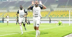 Potret pemain Persija Jakarta, Maxwell Souza saat melakukan selebrasi gol ke gawang Dewa United. (Sumber: Persija)